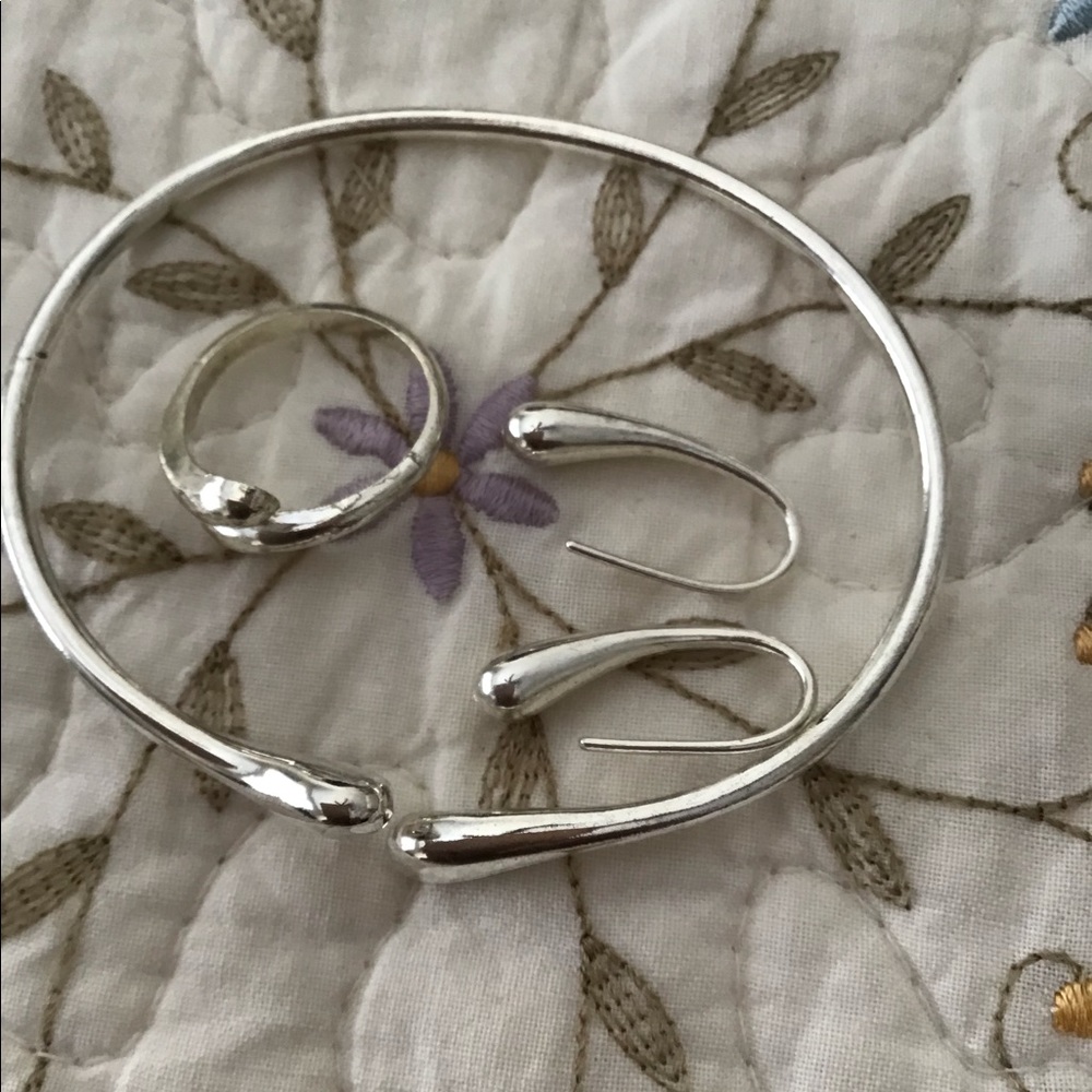 3 piece jewelry set. Ring, earrings,bracelet.silver.